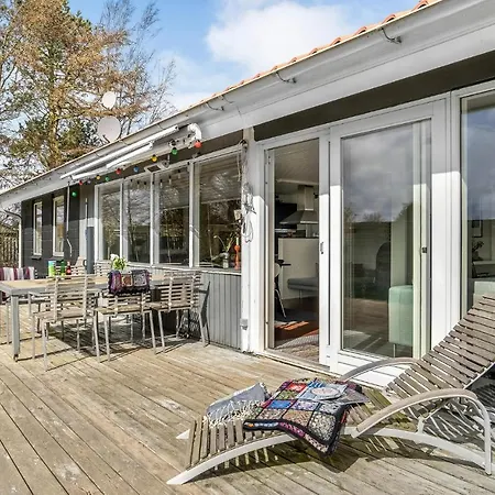 Beautiful In With Kitchen Holiday home