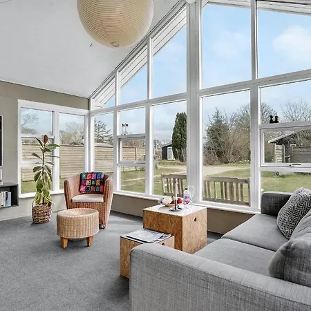 Beautiful In With Kitchen Holiday home *