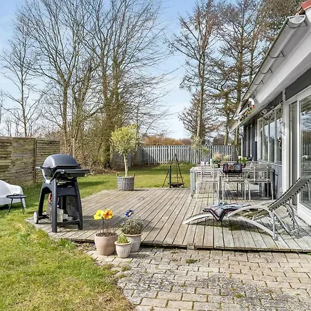 Beautiful In With Kitchen Holiday home *