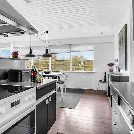 Beautiful In With Kitchen Holiday home *